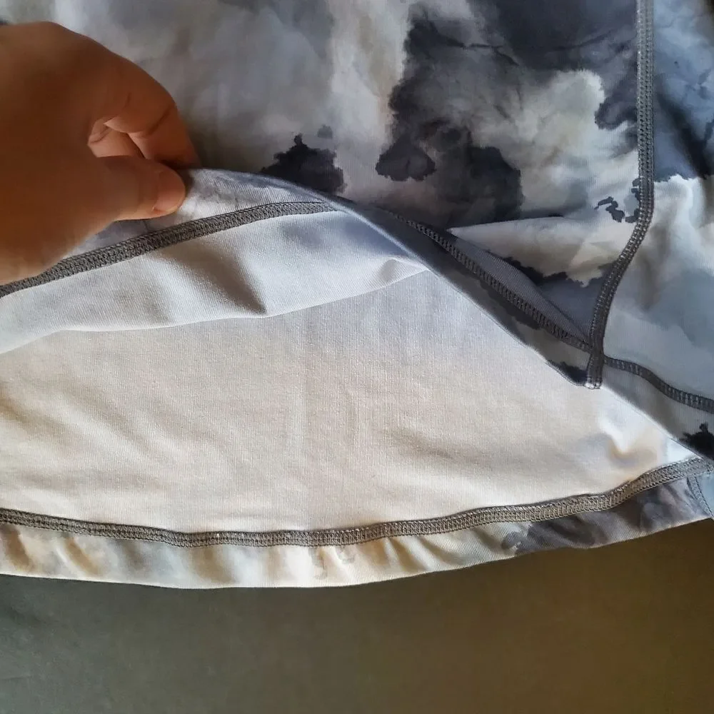 Lululemon Abstract Workout Tank - Picture 4 of 8